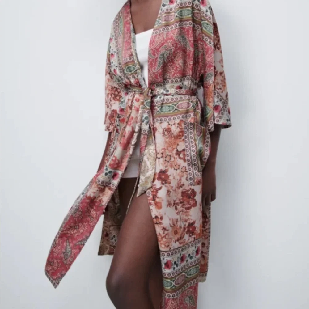 Zara Reversible Floral Print Kimono Robe - Picture 2 of 10